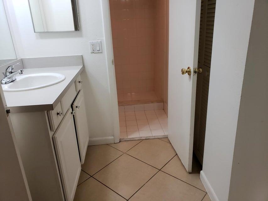 475 SE 8th Street 114