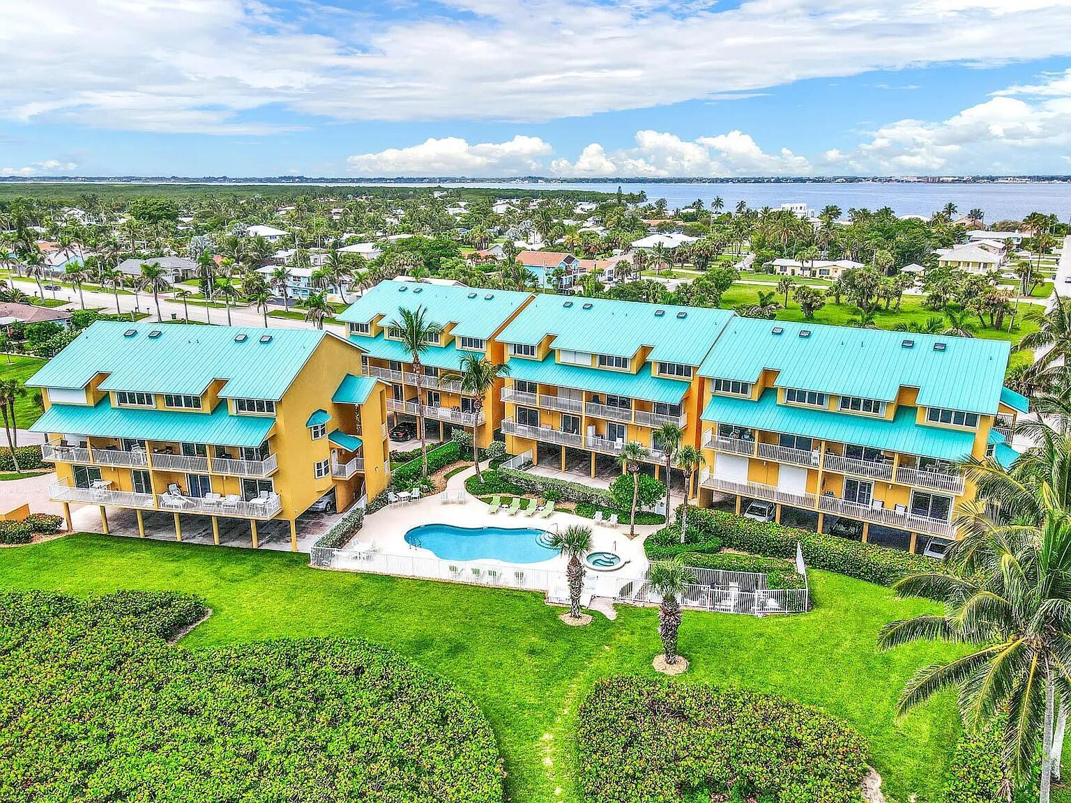 1550 S Ocean Drive 15