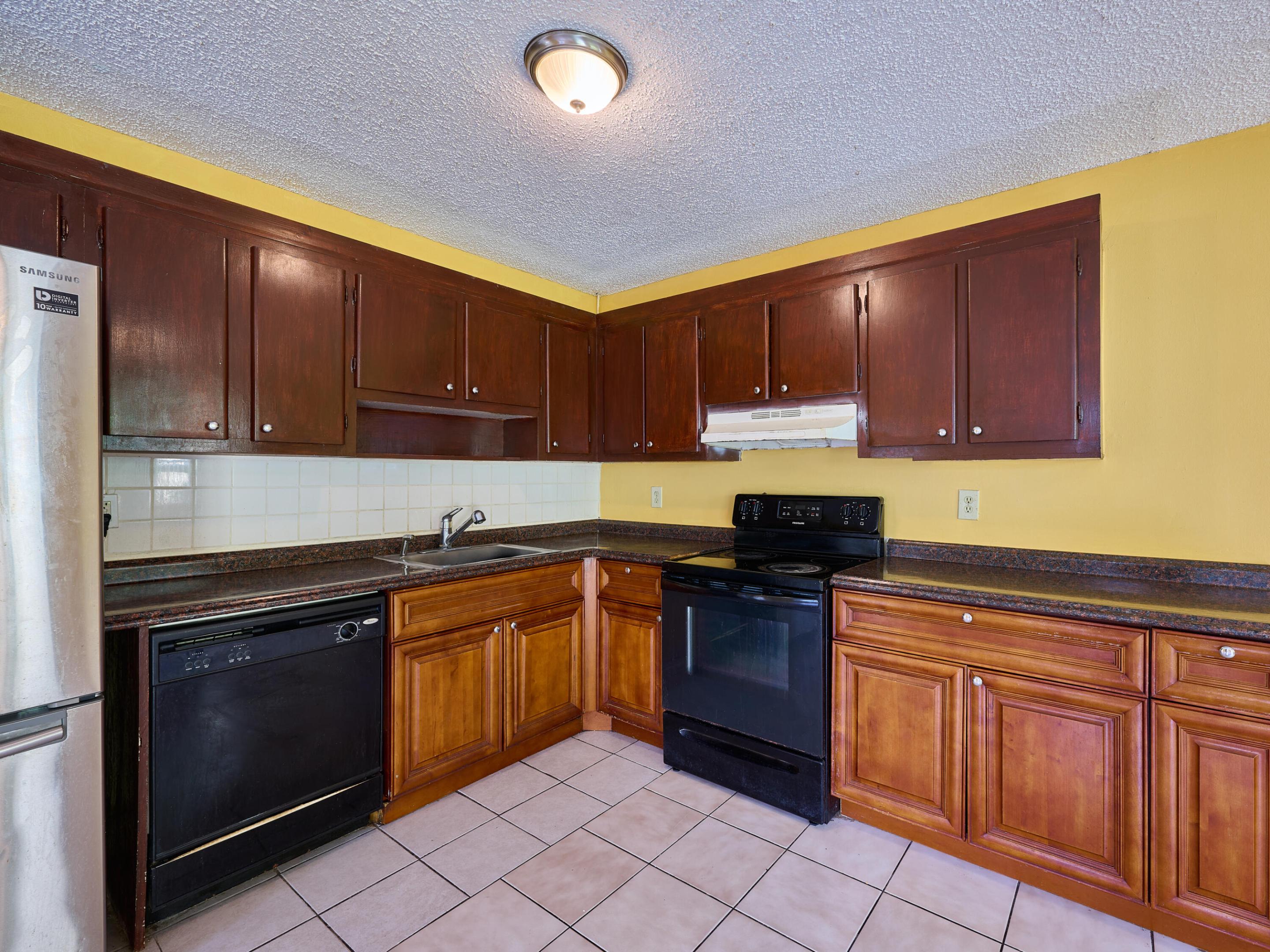 5291 NW 6th Court