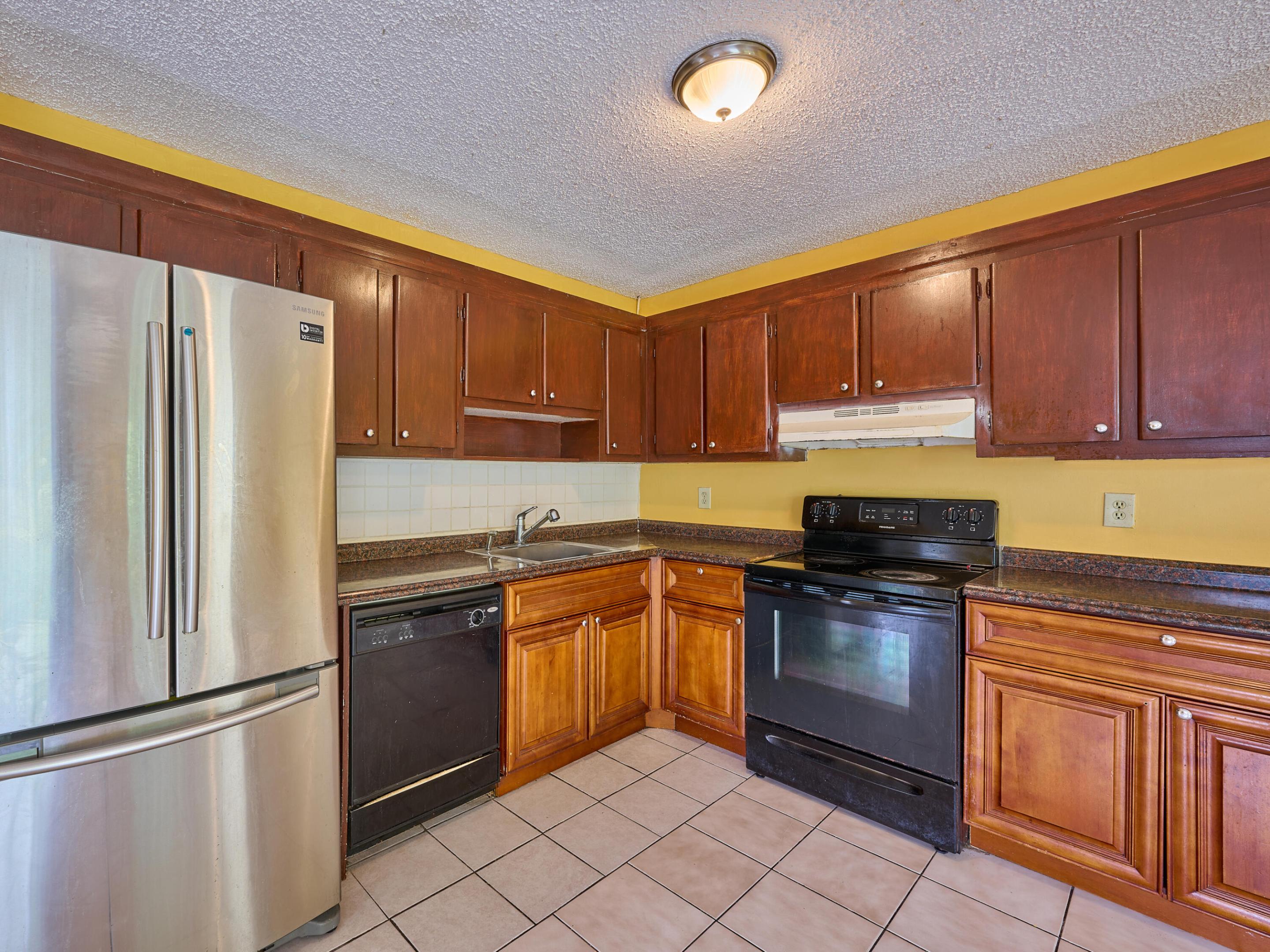 5291 NW 6th Court