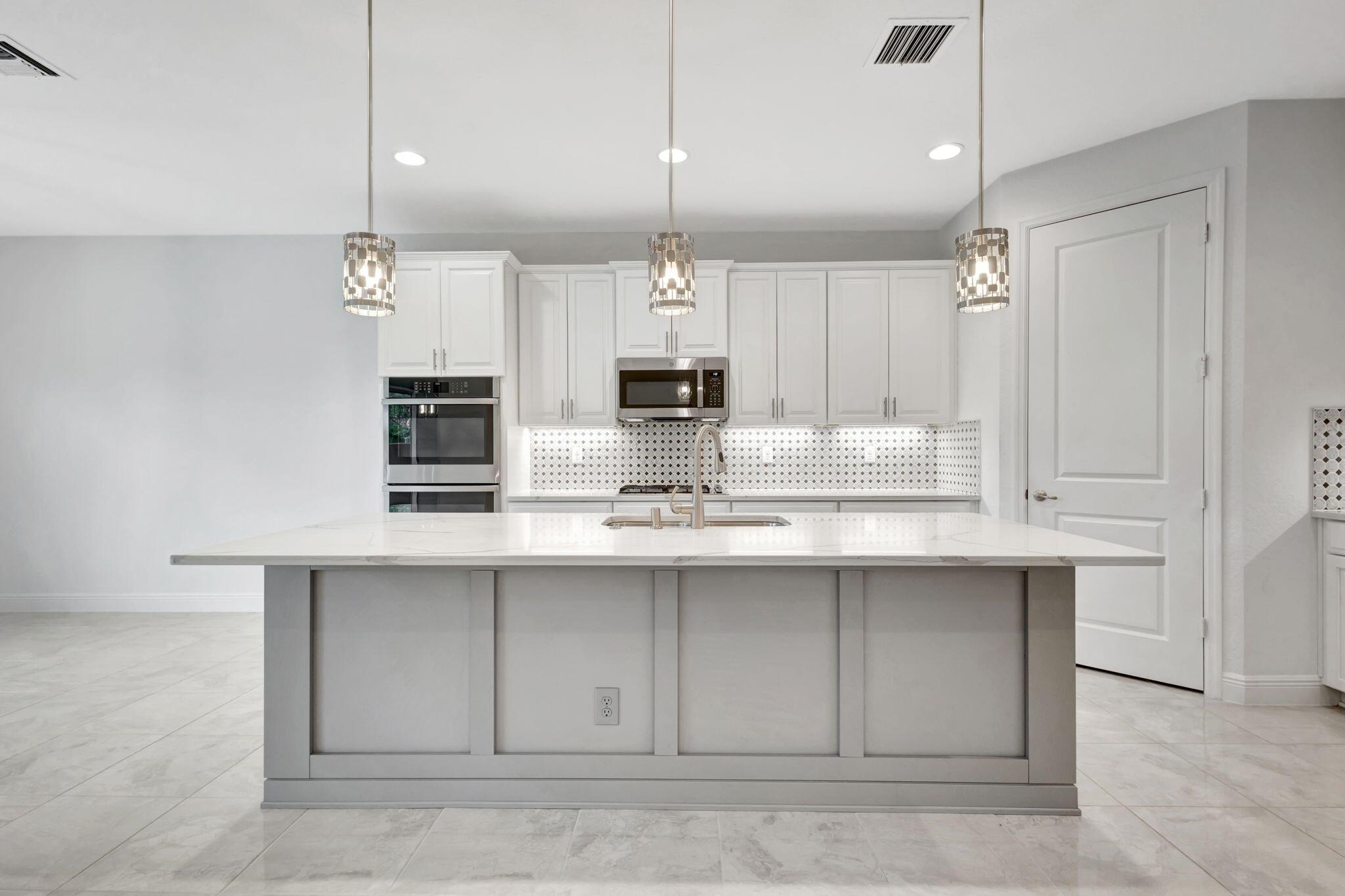 19572 Wheelbarrow Bend