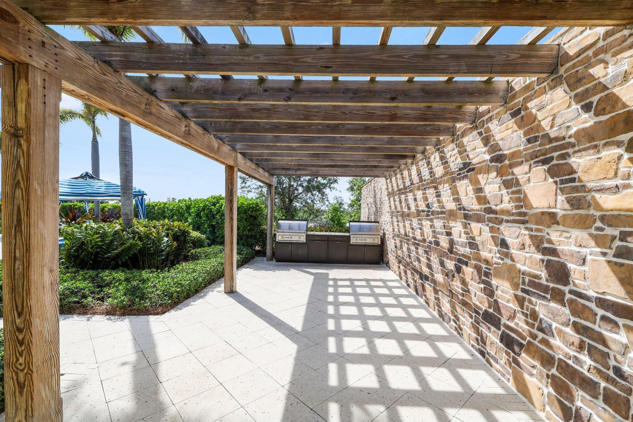 19572 Wheelbarrow Bend