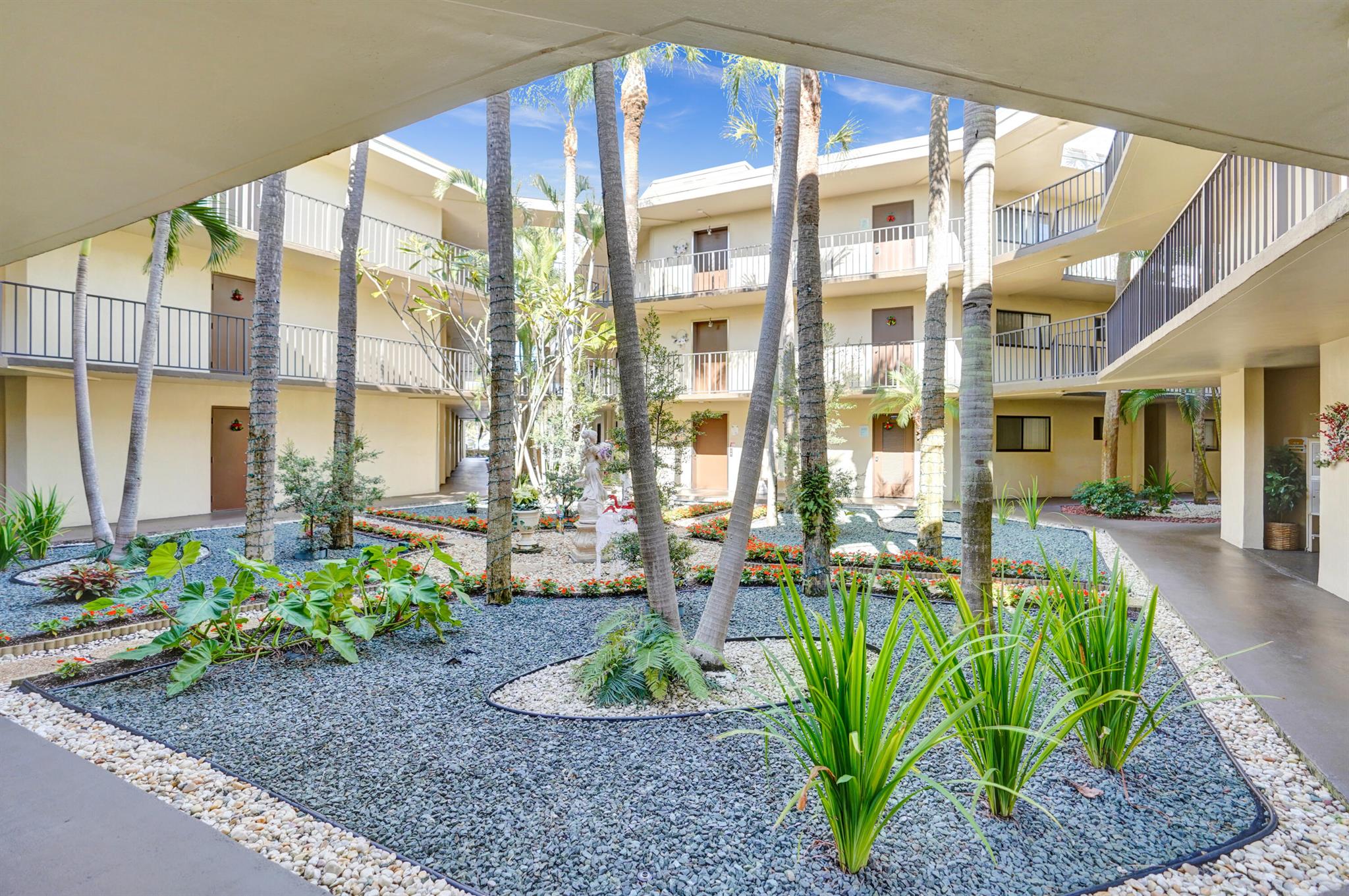 5130 Las Verdes Circle 311