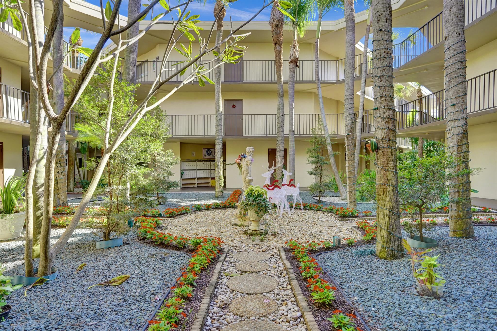 5130 Las Verdes Circle 311