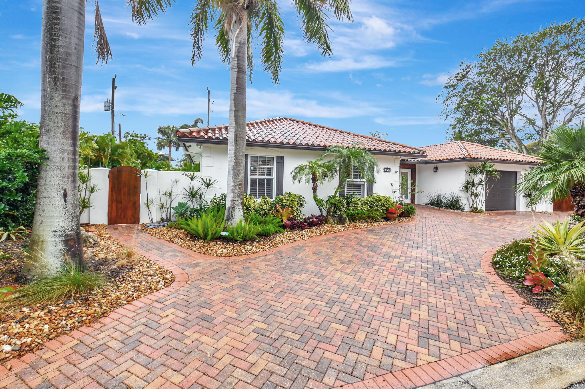 644 S South Road