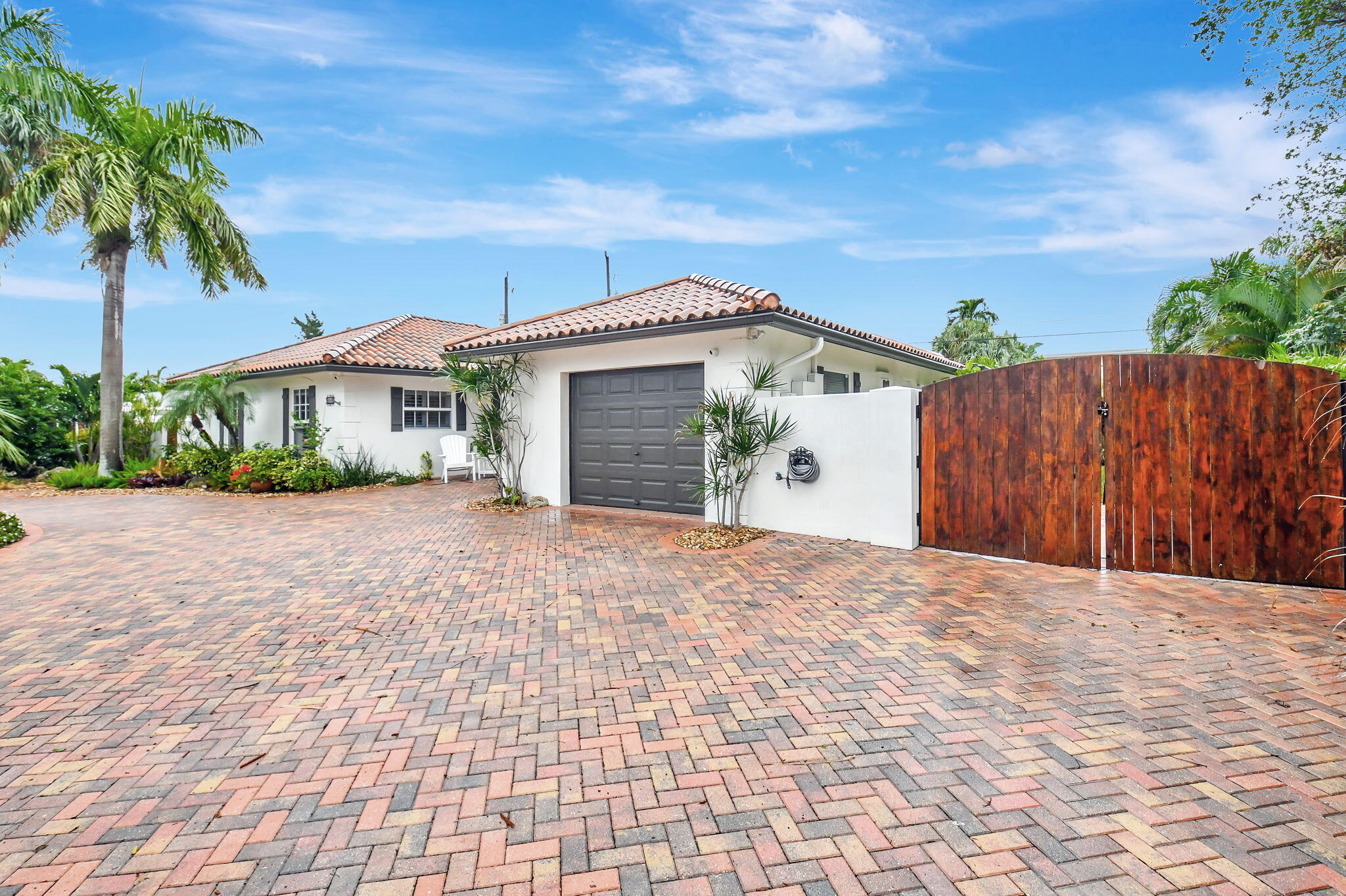 644 S South Road