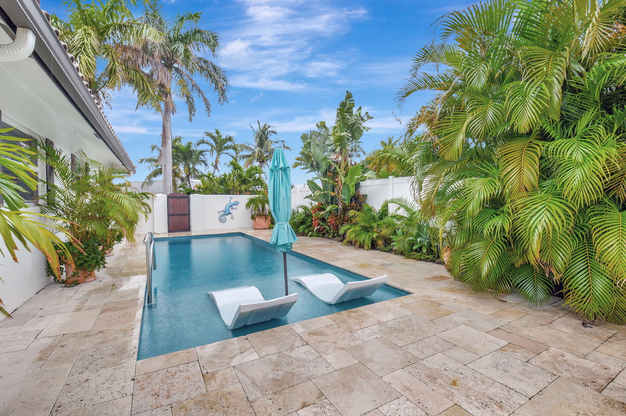 644 S South Road
