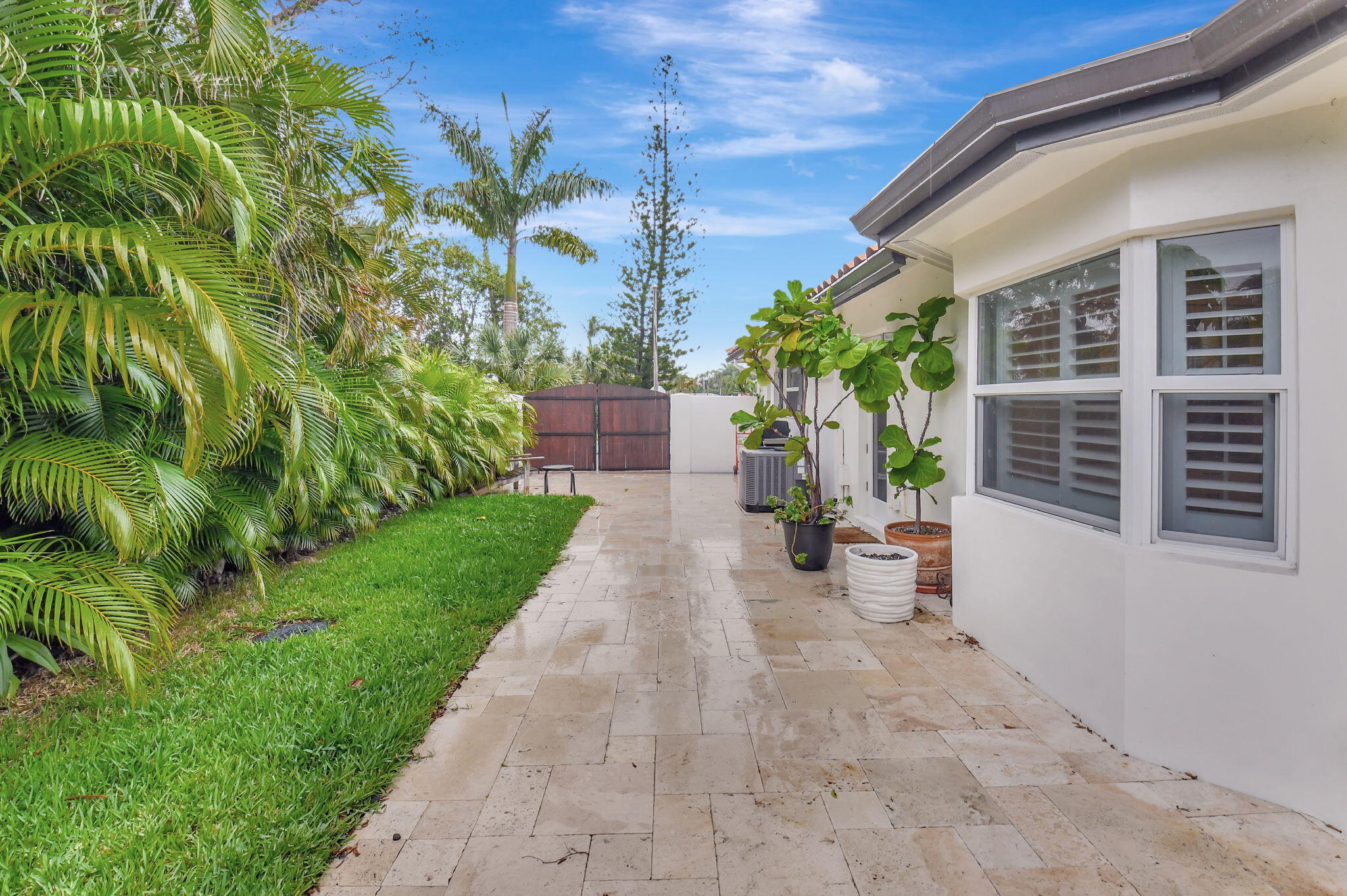 644 S South Road