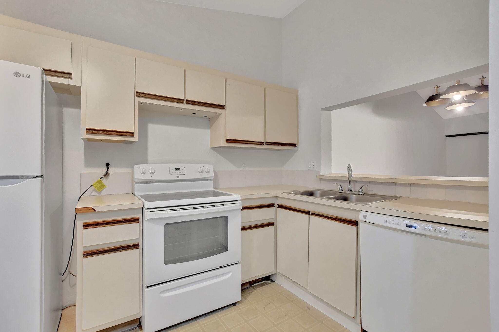 3939 NE 5th Avenue D201