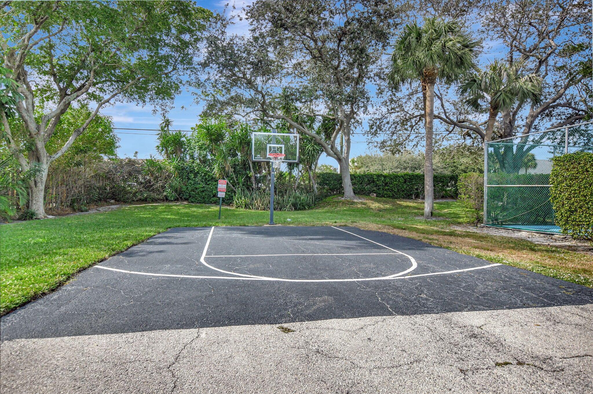 3939 NE 5th Avenue D201