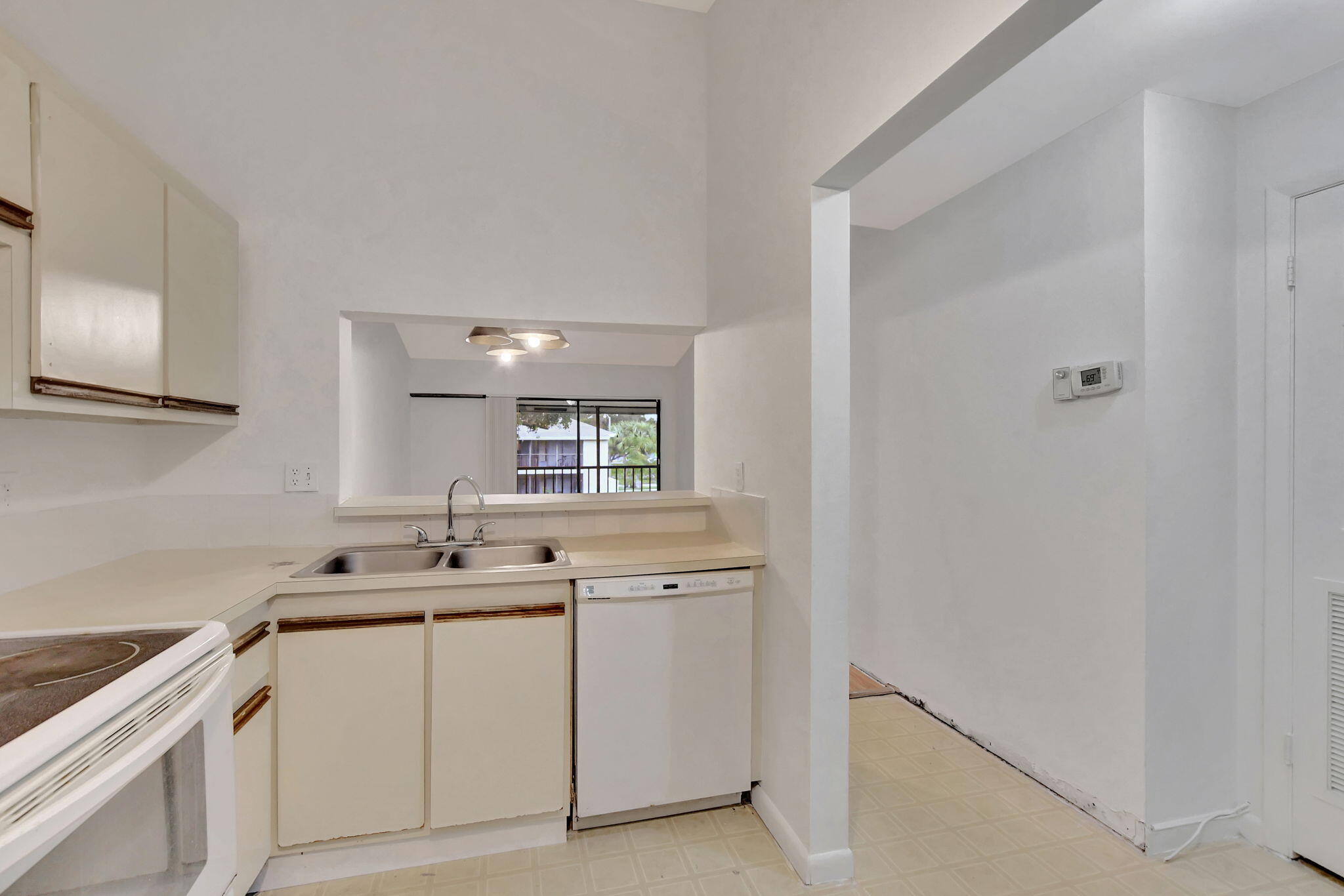 3939 NE 5th Avenue D201