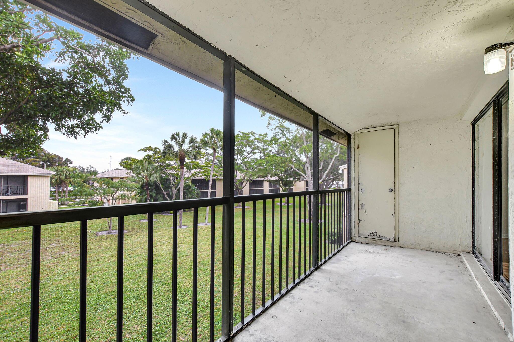 3939 NE 5th Avenue D201