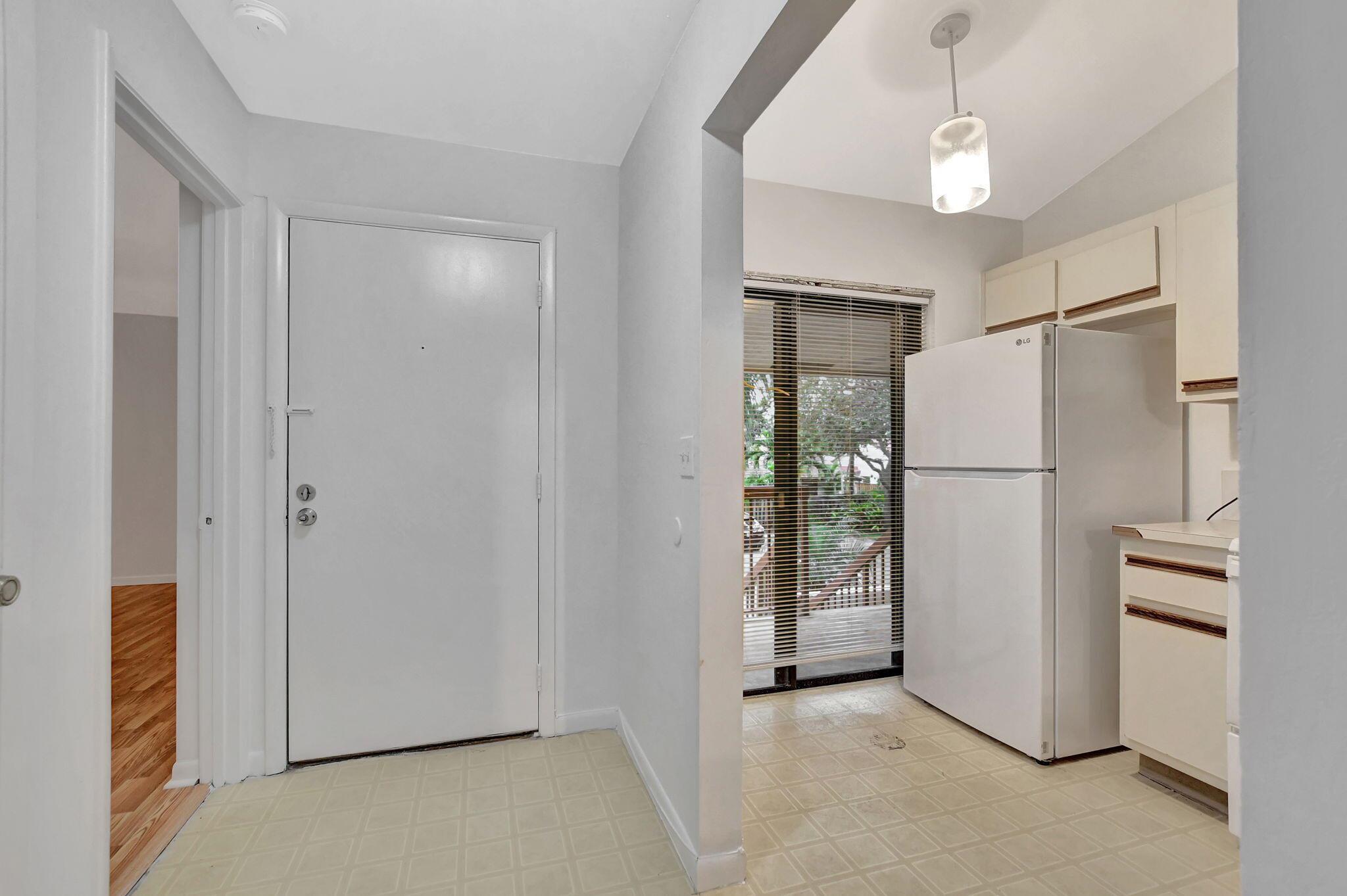 3939 NE 5th Avenue D201