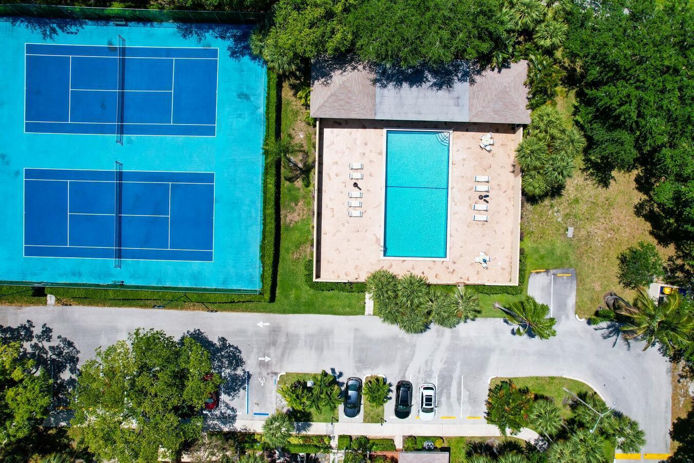 3939 NE 5th Avenue D201