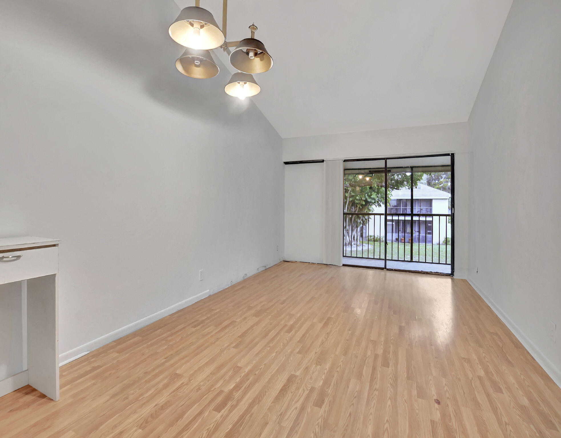 3939 NE 5th Avenue D201