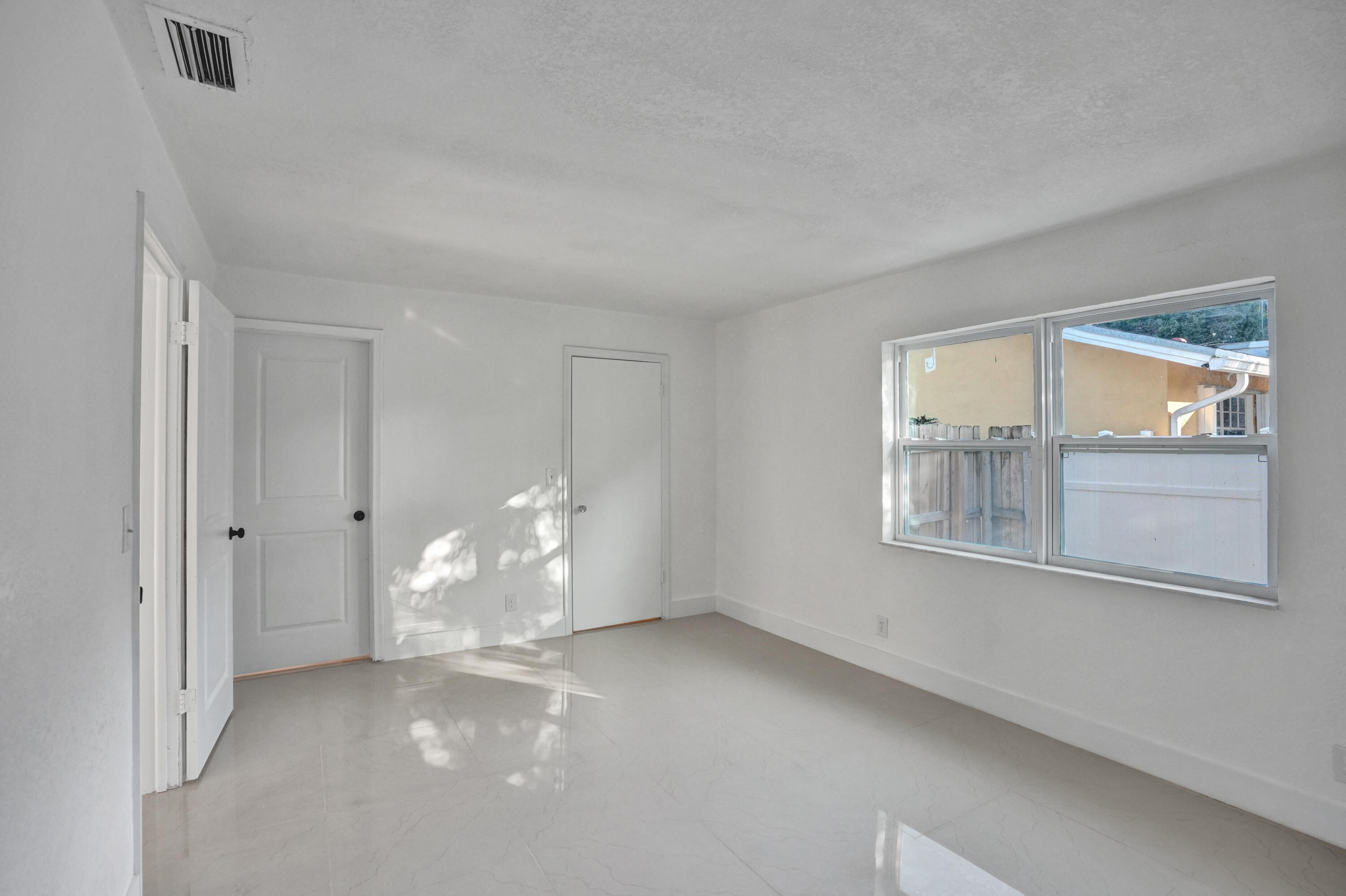 4009 Waverly Drive