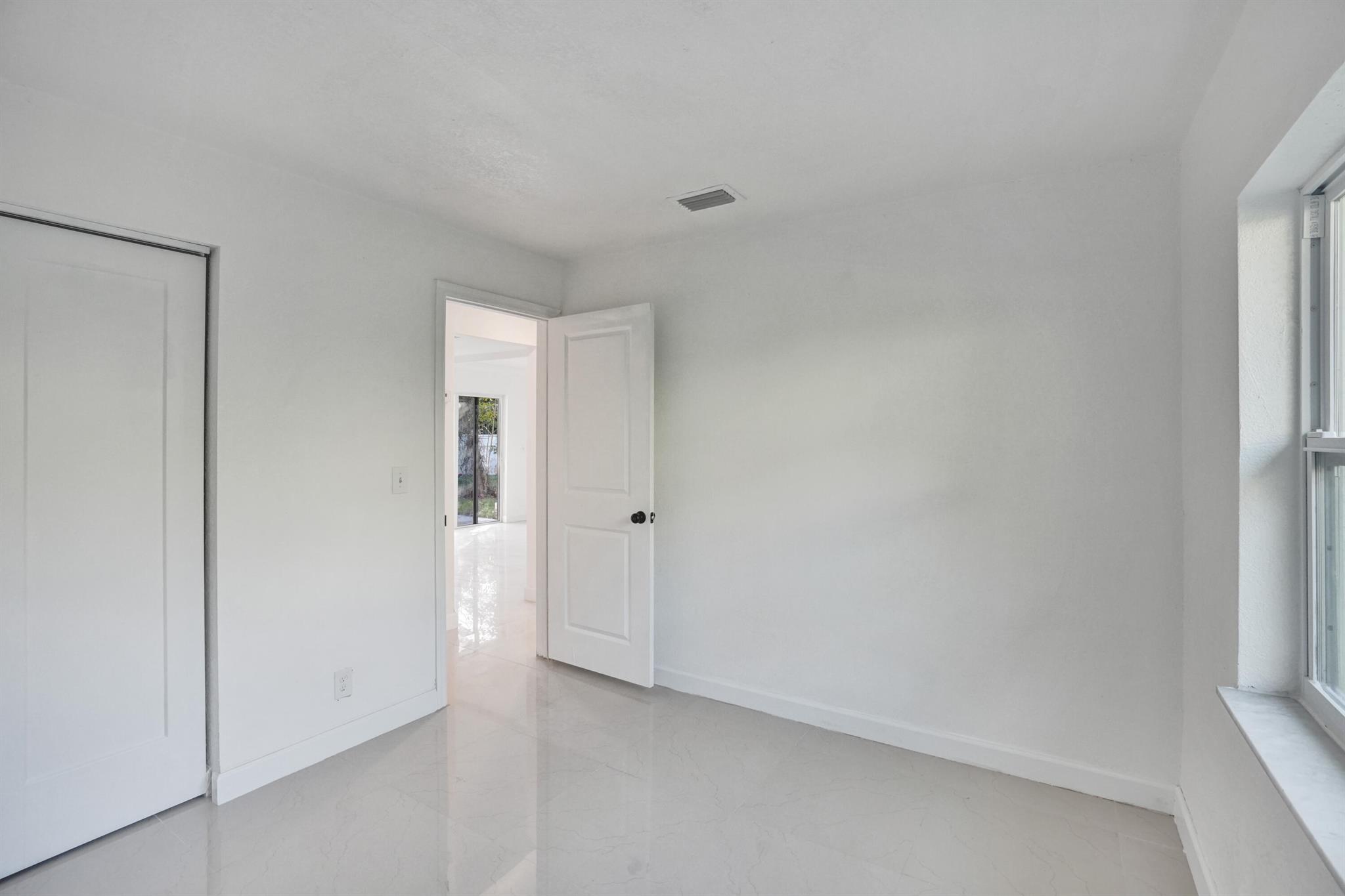 4009 Waverly Drive