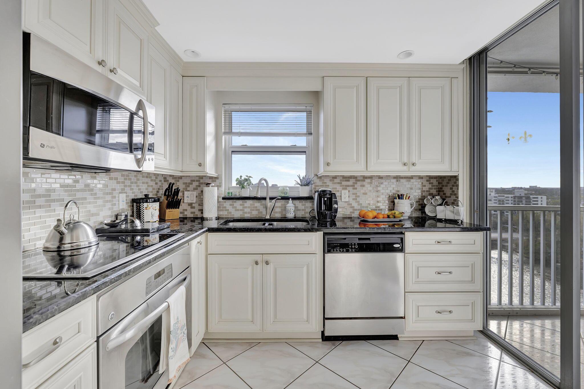 1505 N Riverside Drive 1501