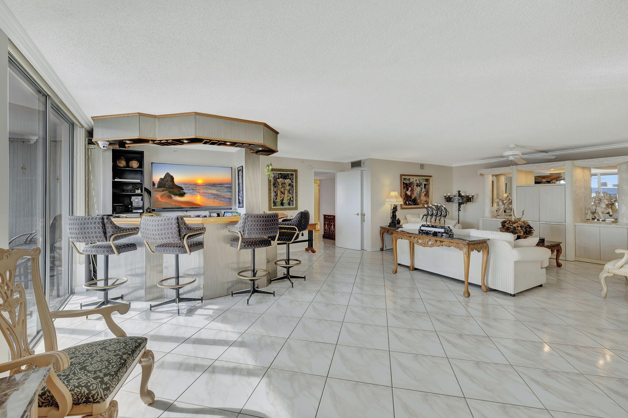 1505 N Riverside Drive 1501