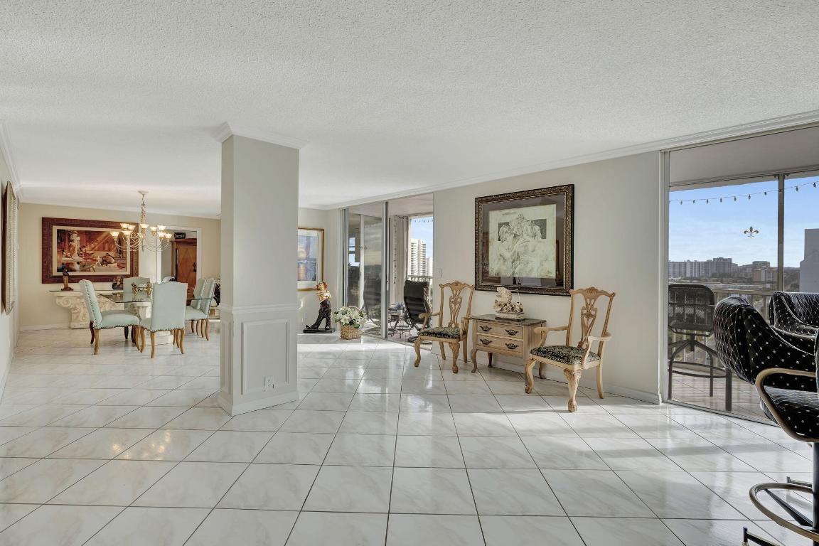 1505 N Riverside Drive 1501