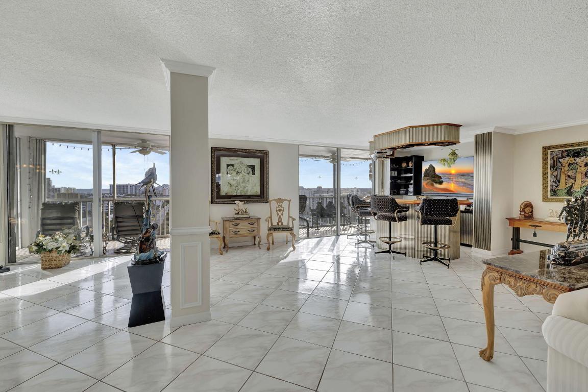 1505 N Riverside Drive 1501