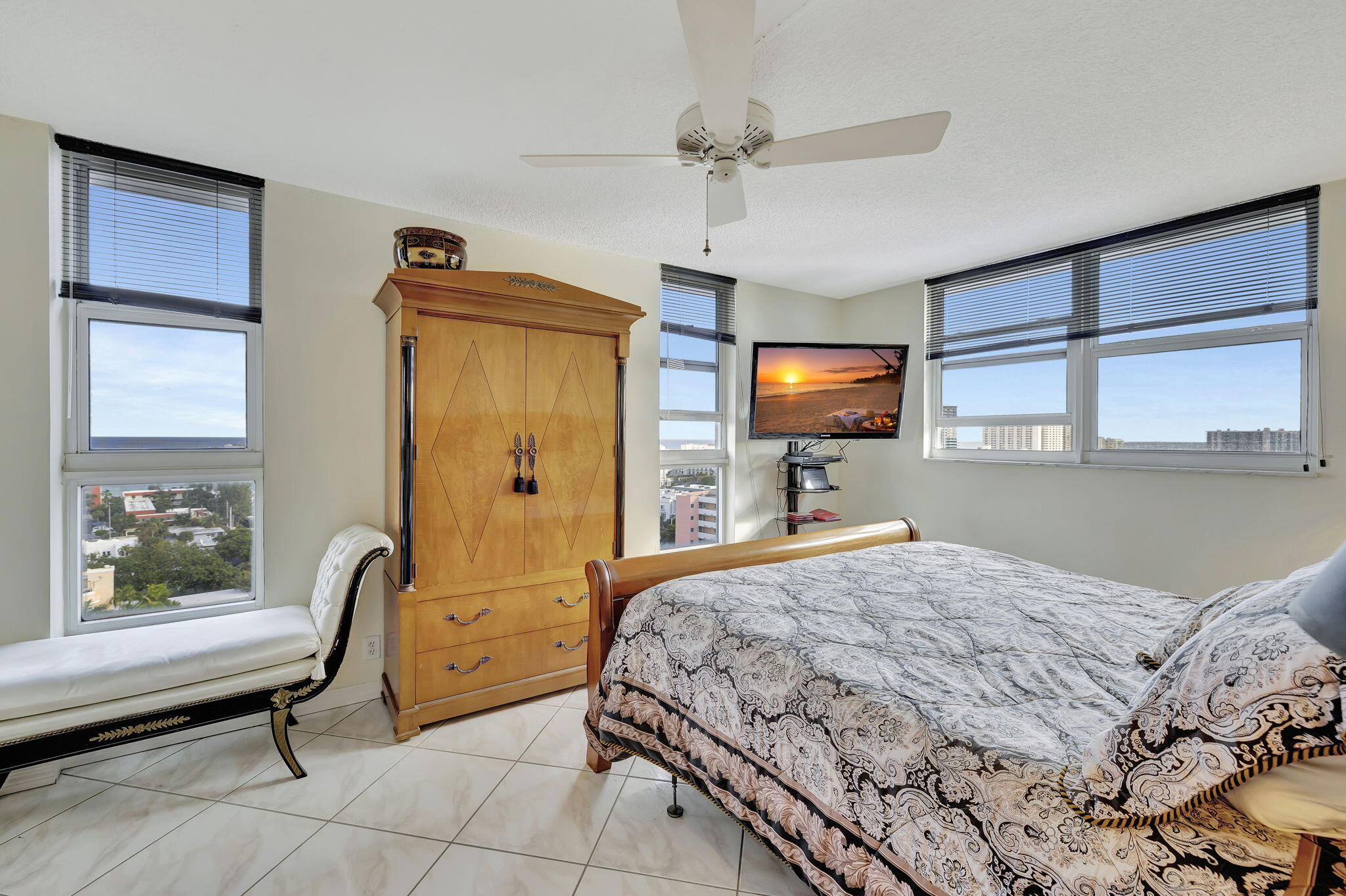 1505 N Riverside Drive 1501