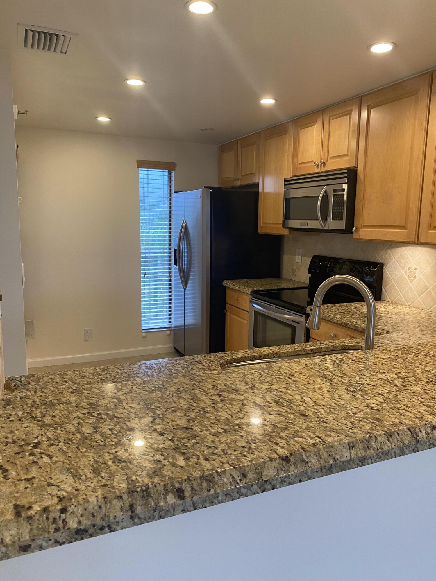 17 Royal Palm Way 305