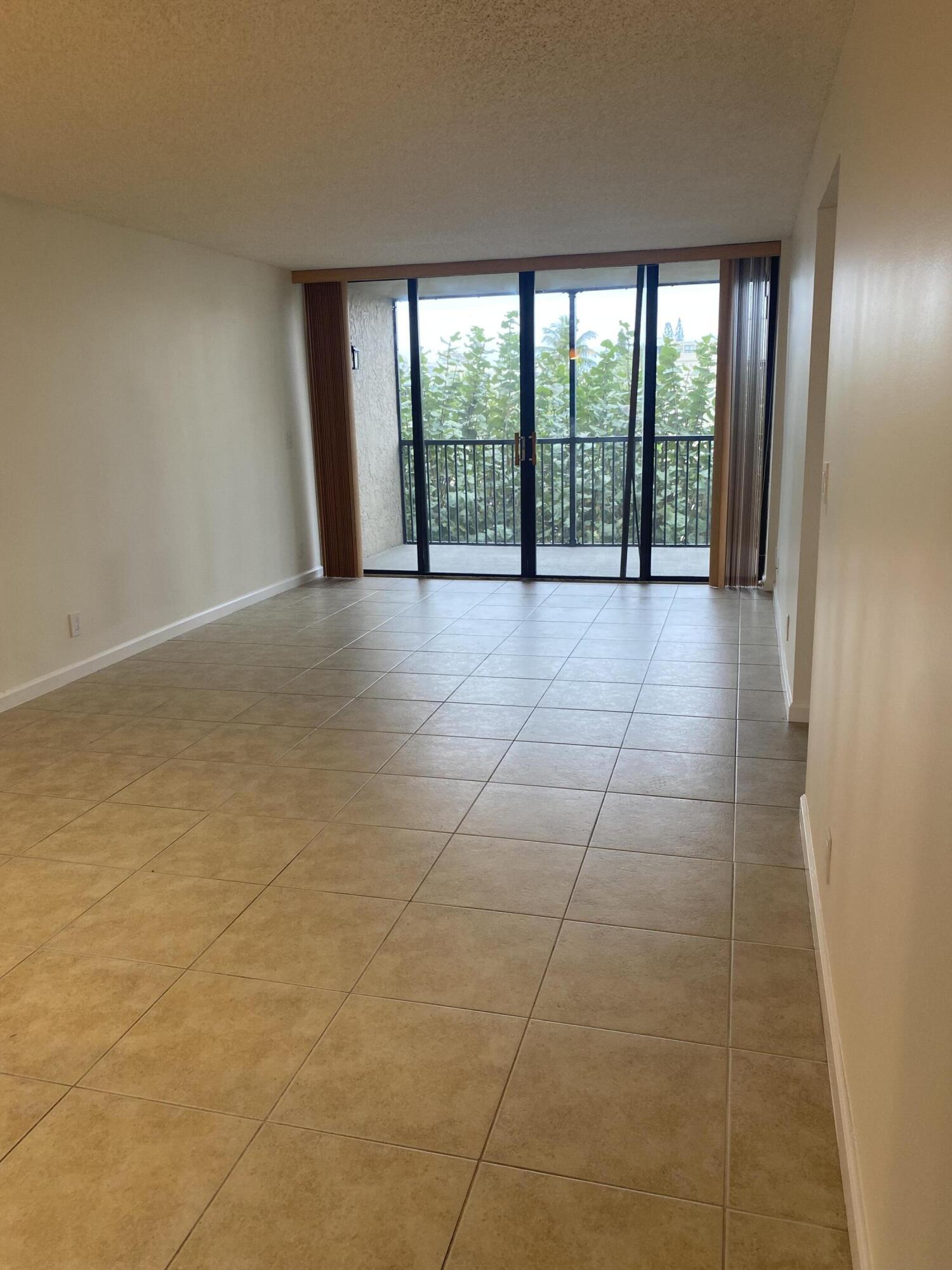 17 Royal Palm Way 305