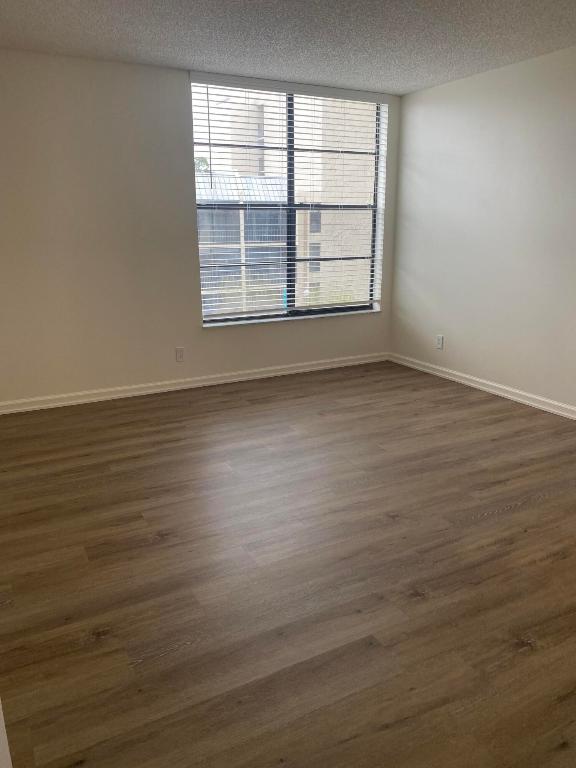 17 Royal Palm Way 305