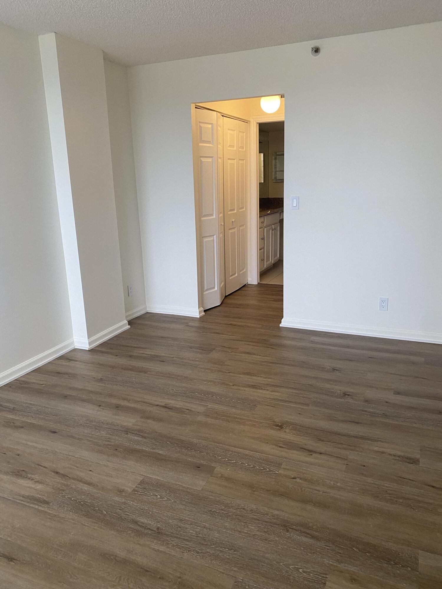 17 Royal Palm Way 305