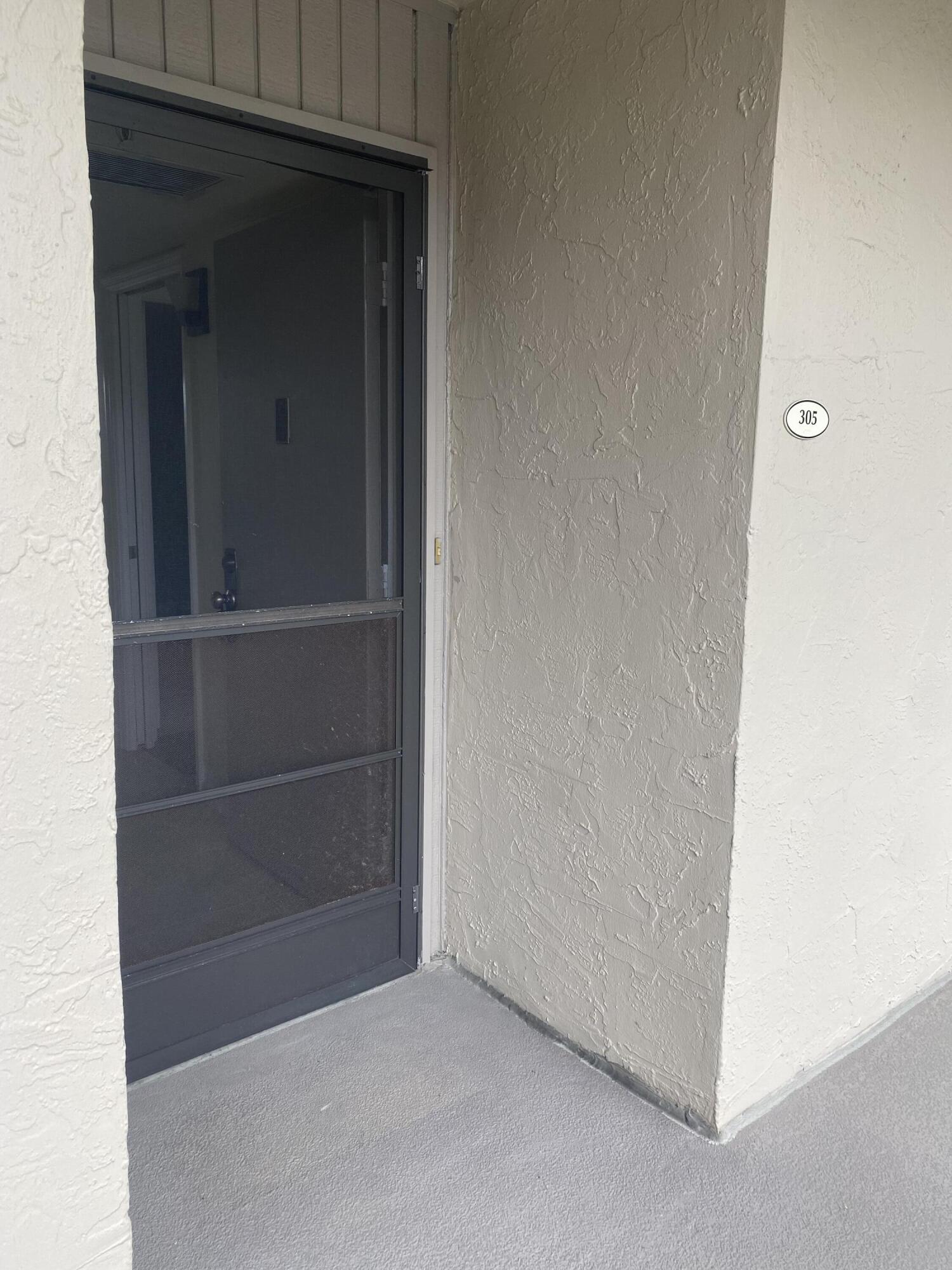17 Royal Palm Way 305