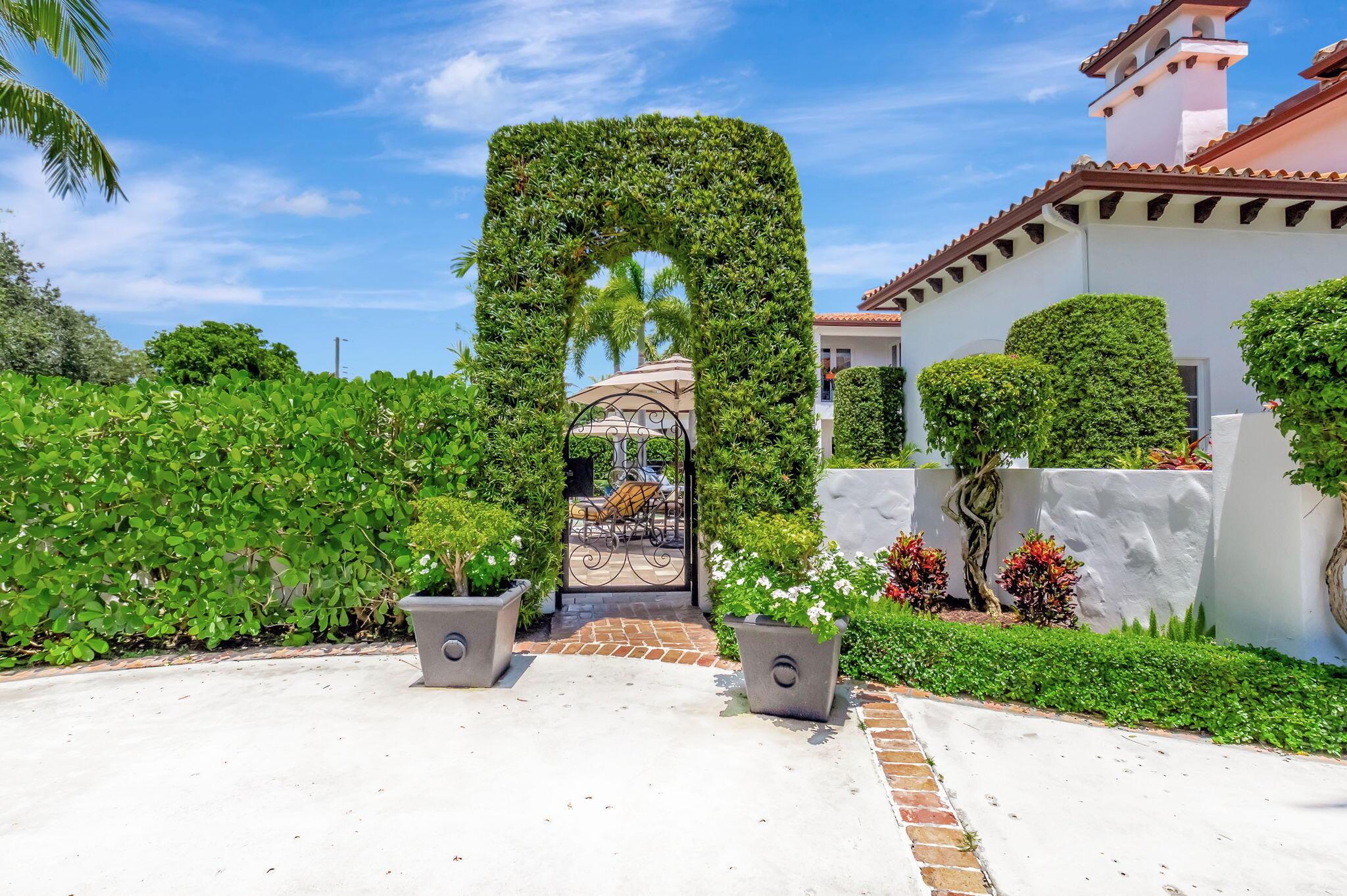 285 NW 6th Street