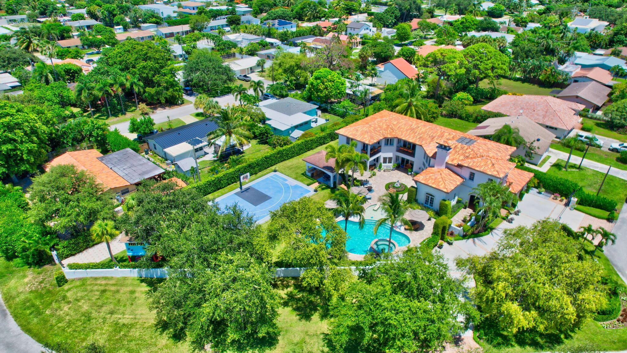 285 NW 6th Street
