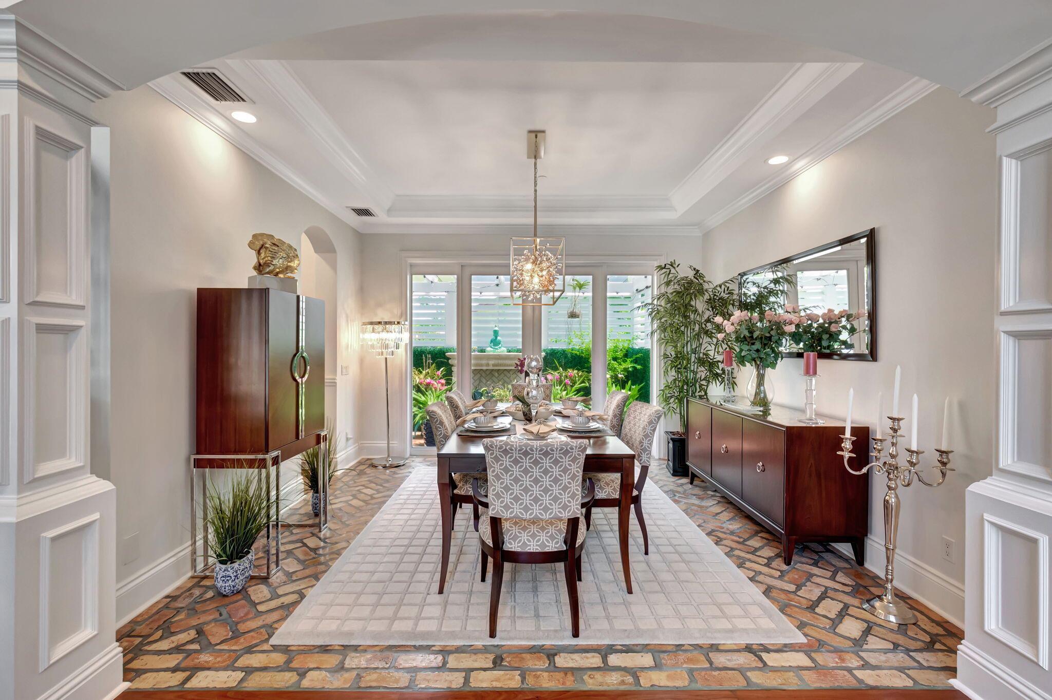 285 NW 6th Street