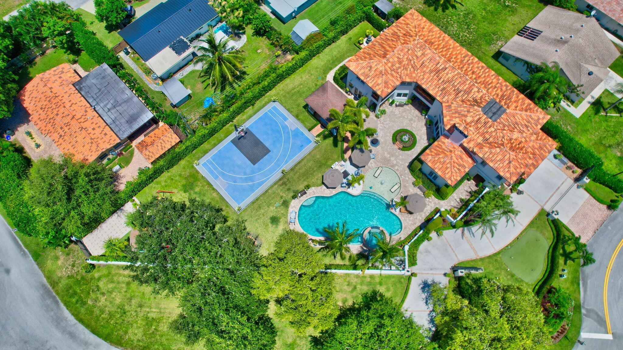 285 NW 6th Street