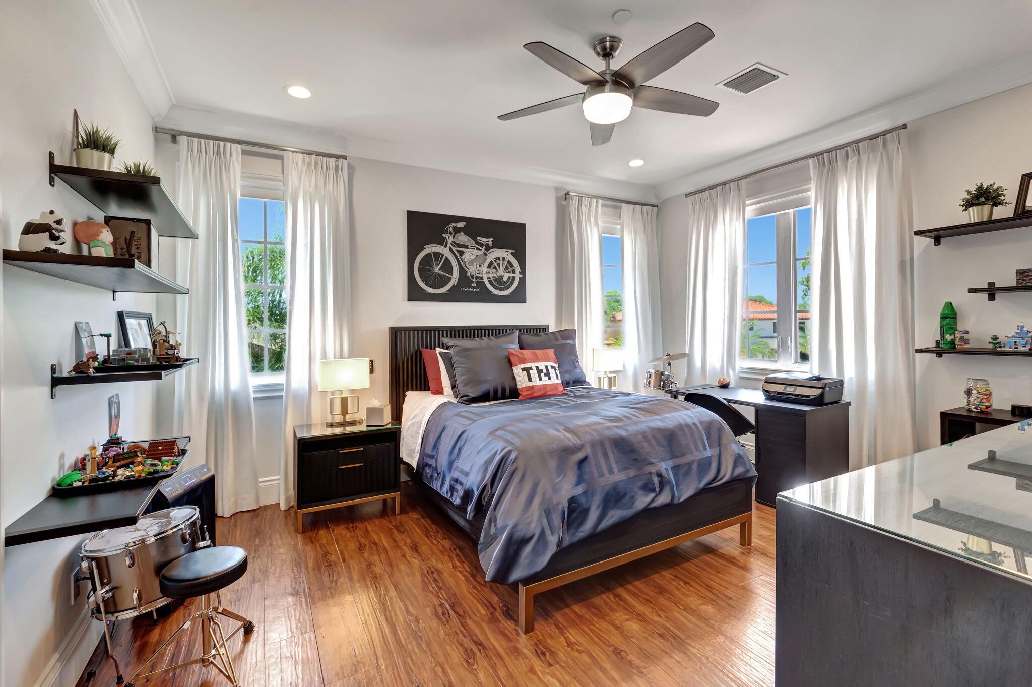 285 NW 6th Street