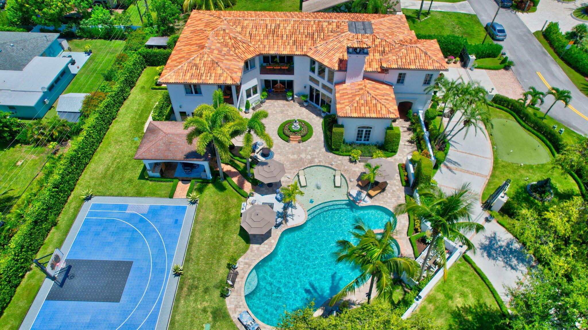 285 NW 6th Street