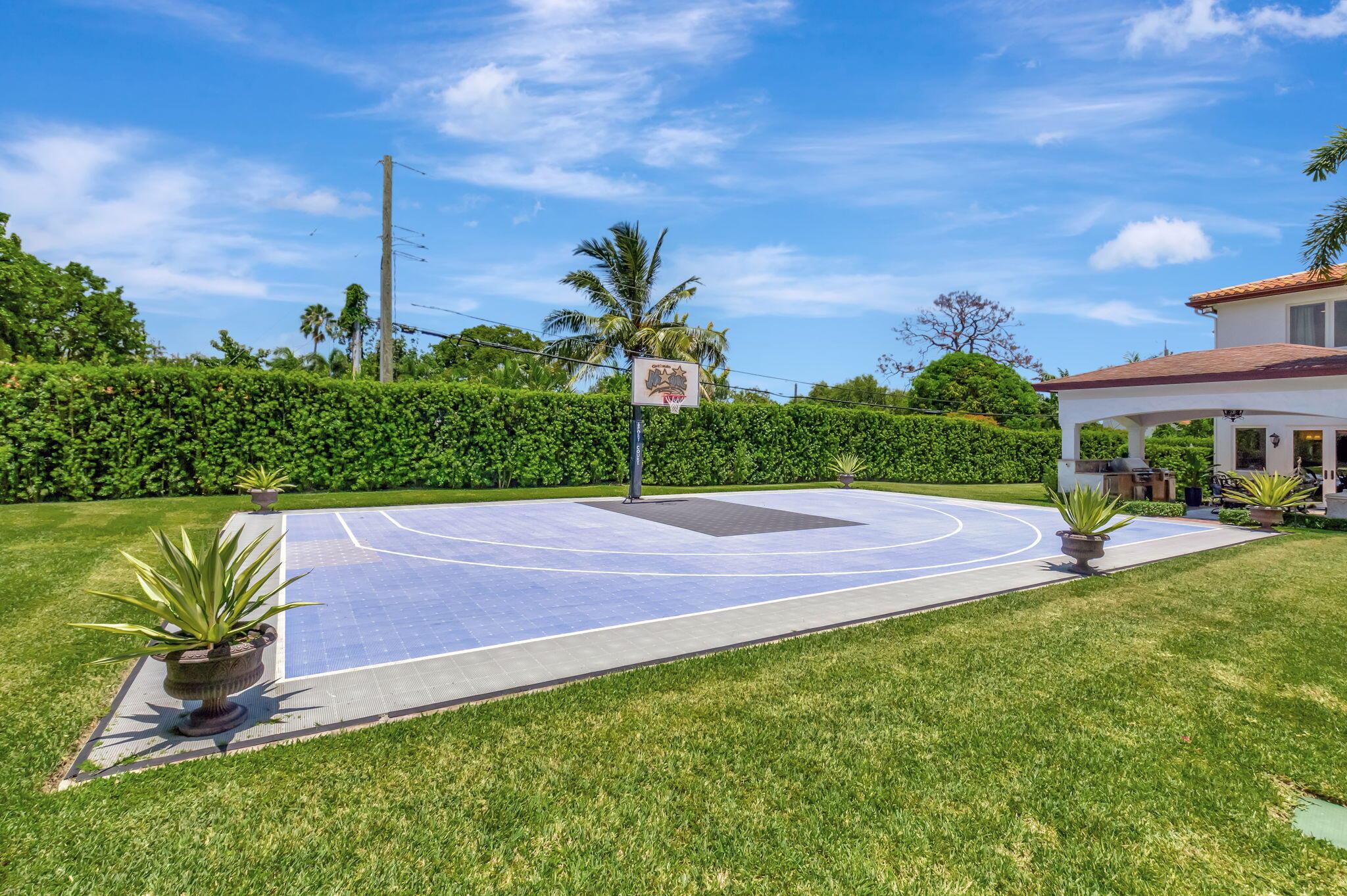 285 NW 6th Street