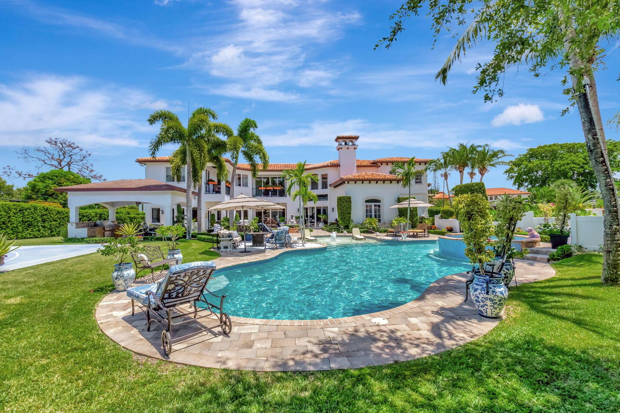 285 NW 6th Street