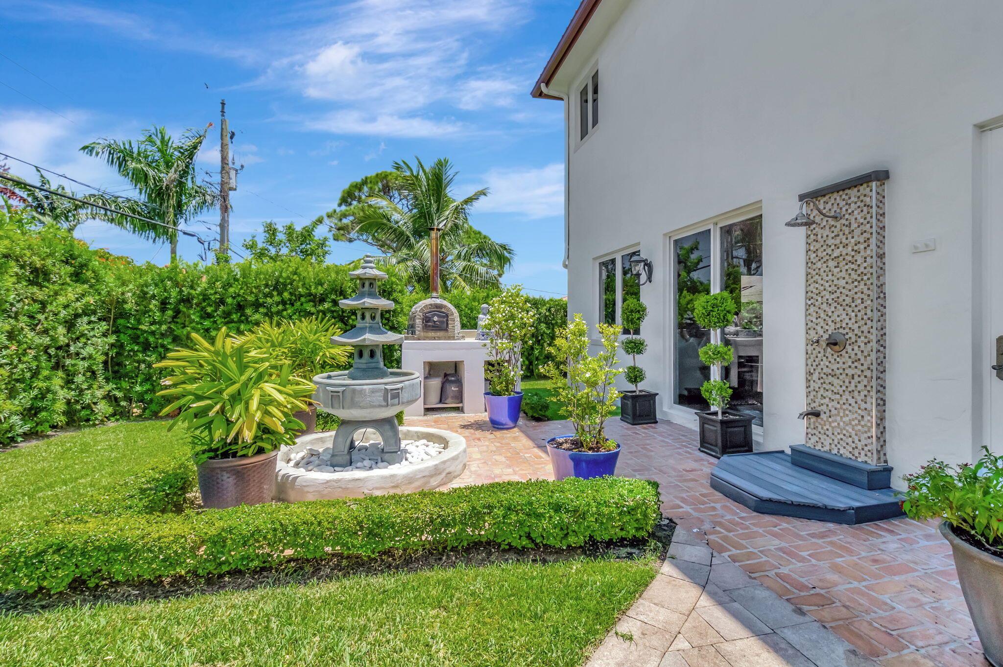 285 NW 6th Street