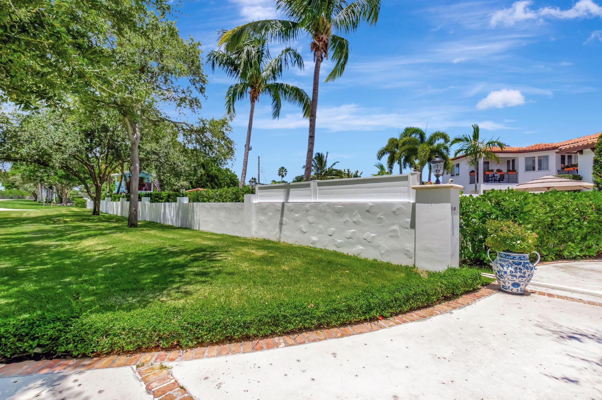 285 NW 6th Street