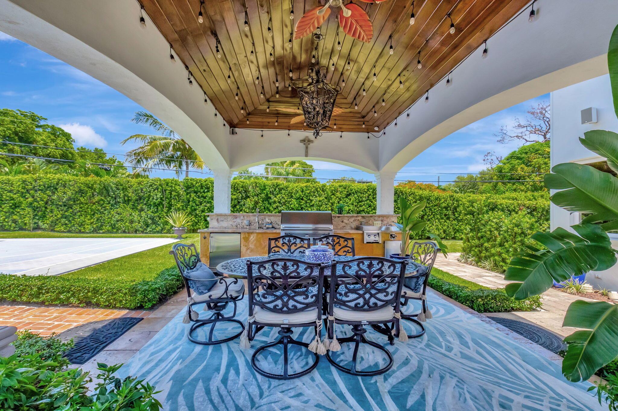 285 NW 6th Street