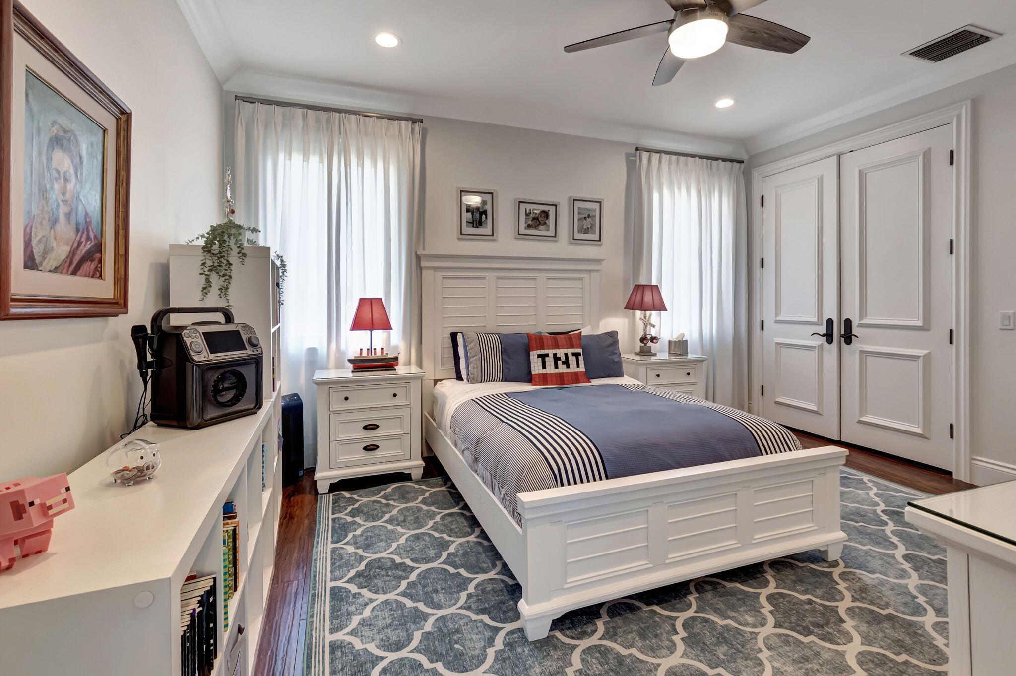 285 NW 6th Street