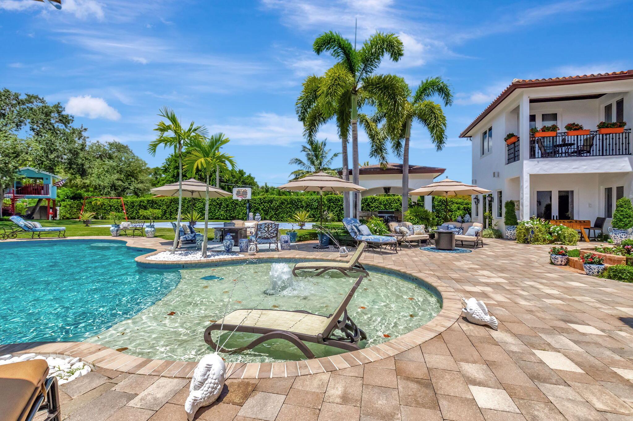 285 NW 6th Street