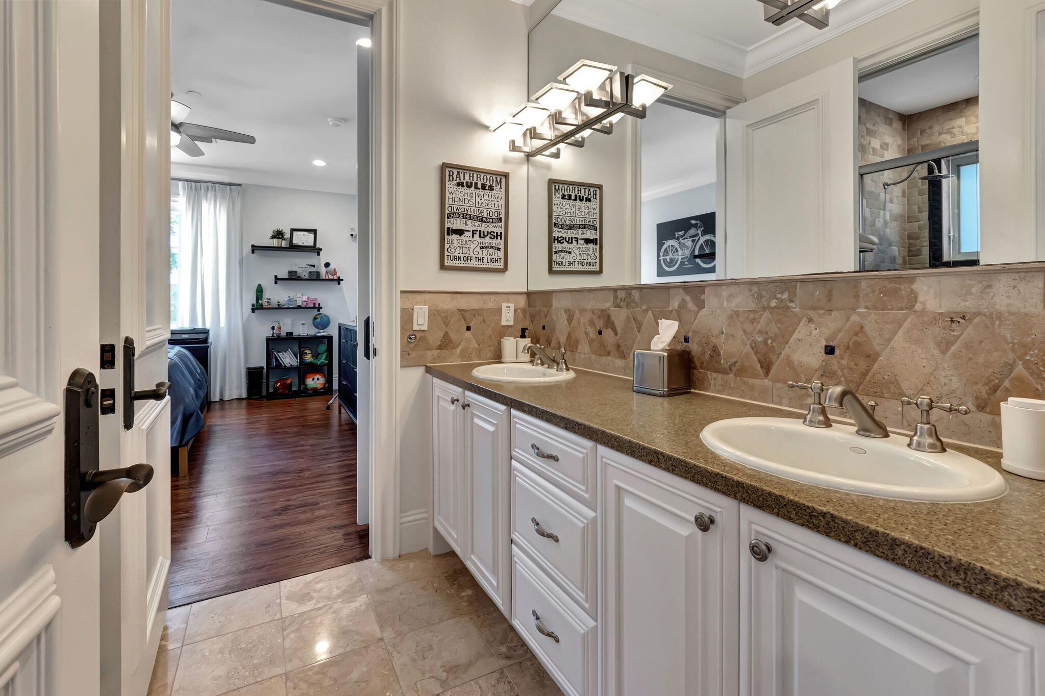 285 NW 6th Street