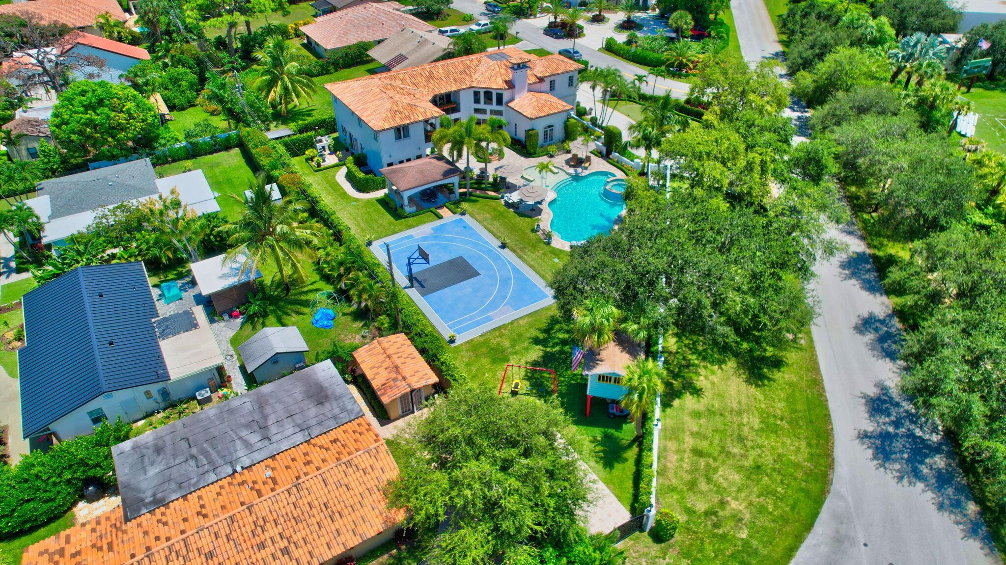 285 NW 6th Street