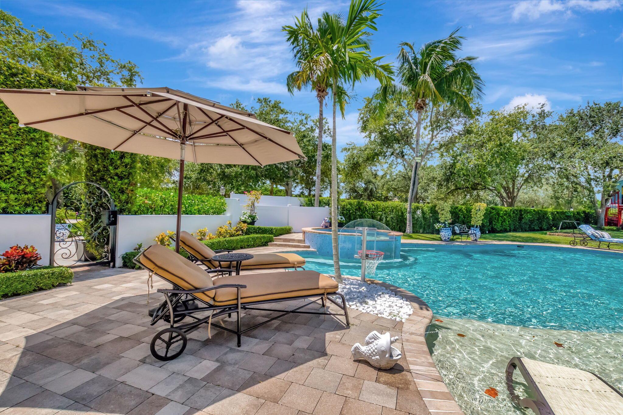 285 NW 6th Street