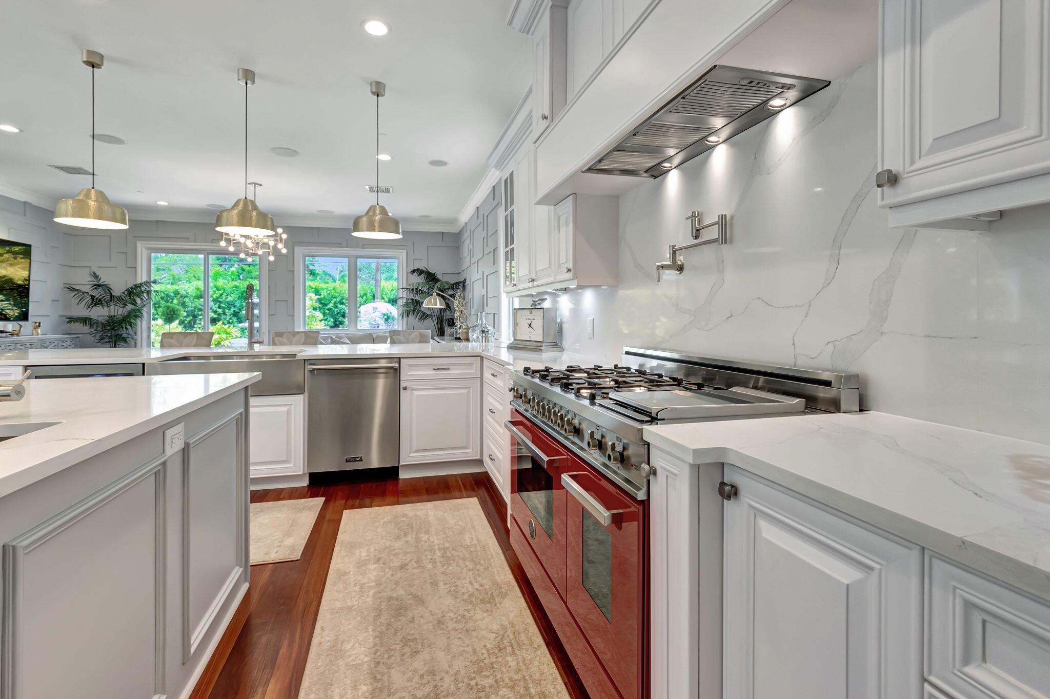 285 NW 6th Street
