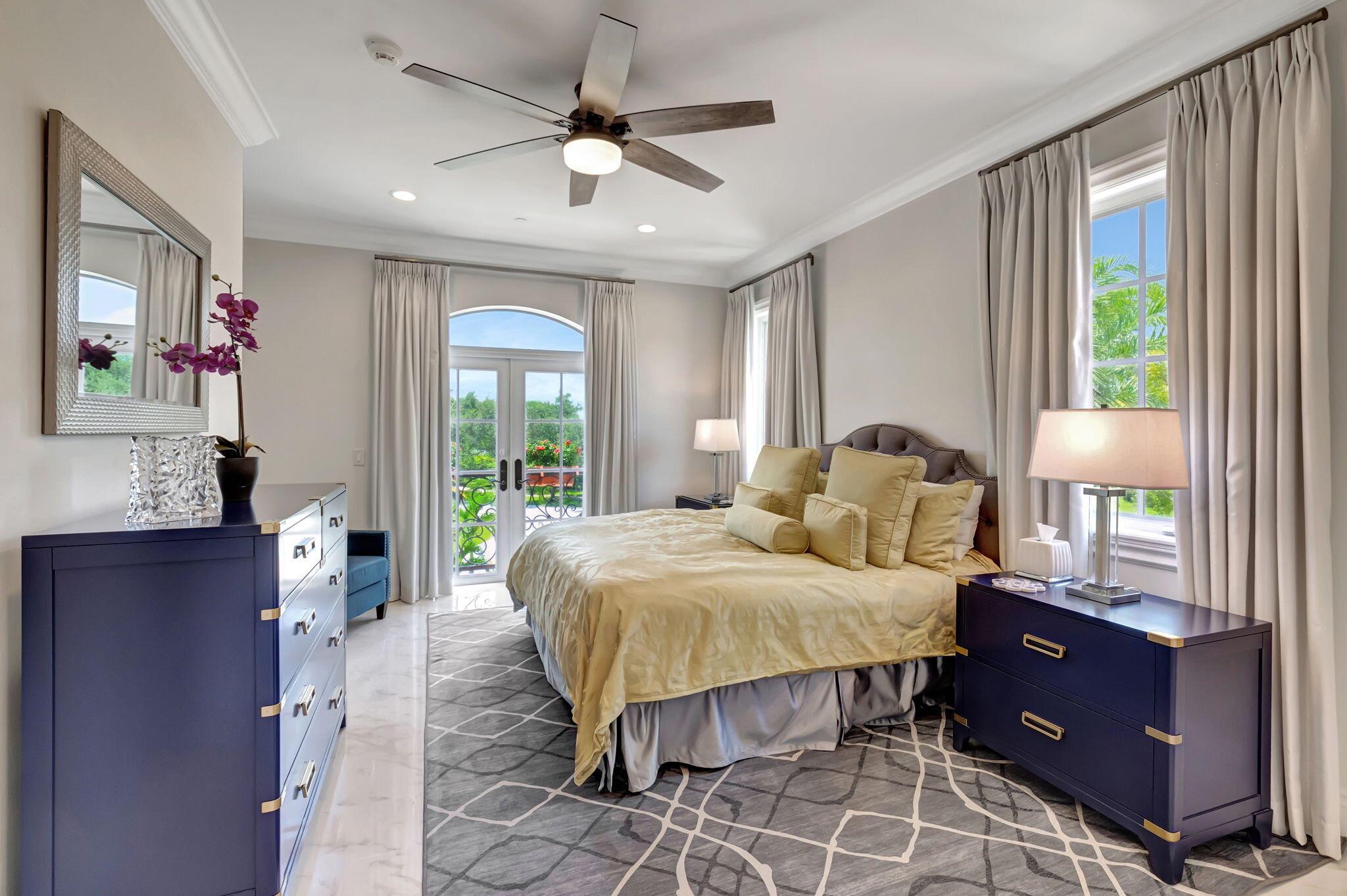285 NW 6th Street