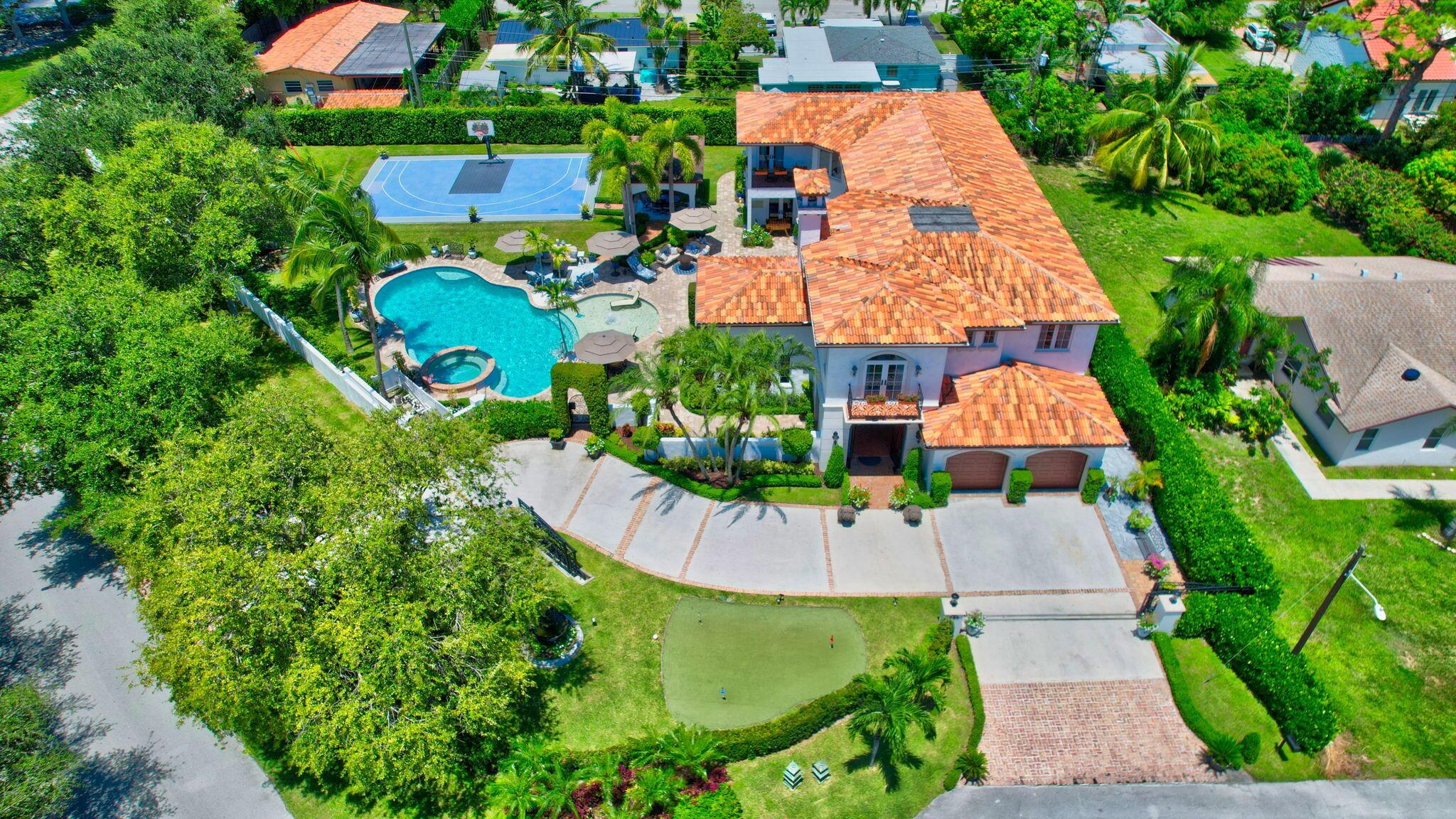 285 NW 6th Street